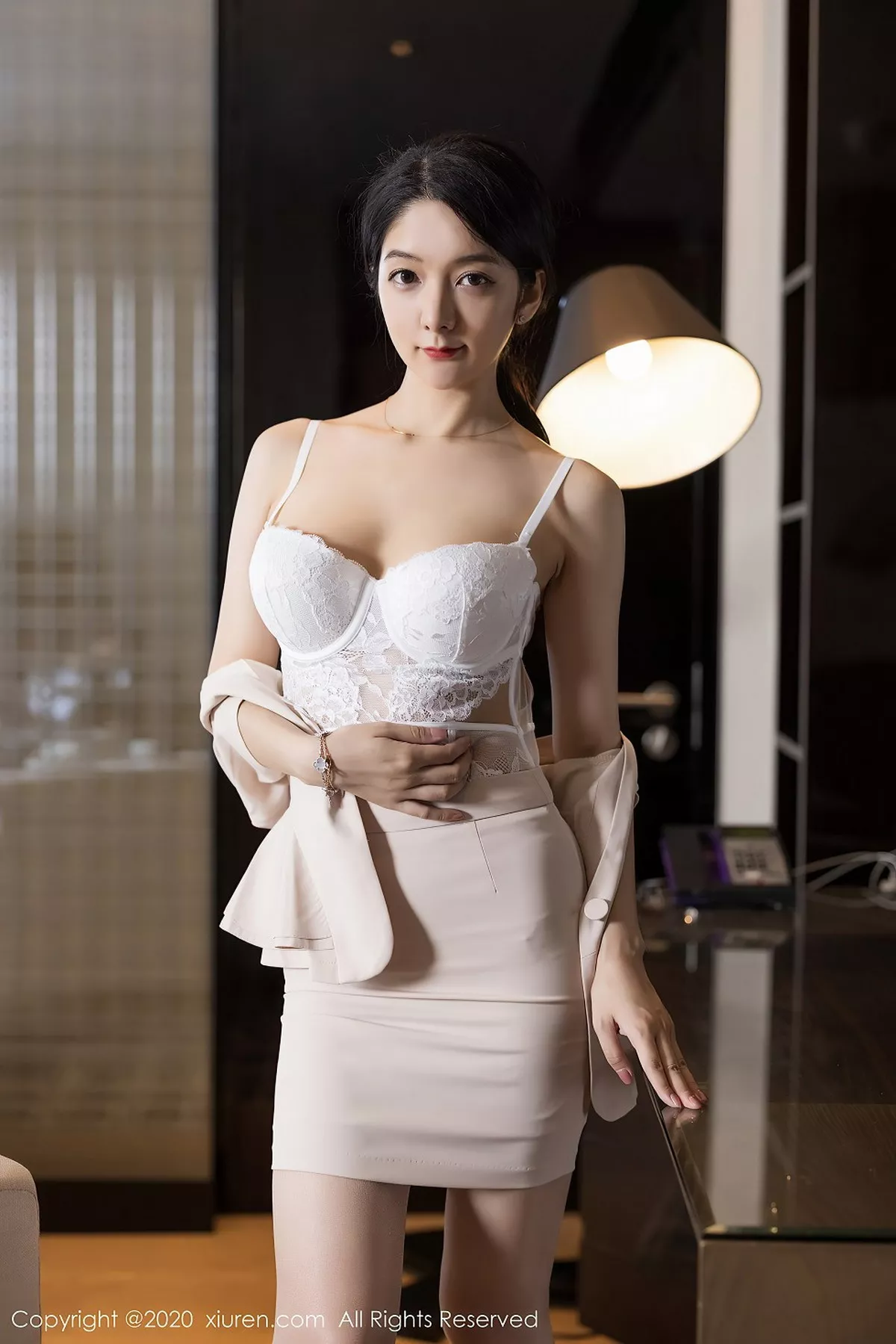 [XiuRen秀人网]第2619期小热巴写真-秀人资源网